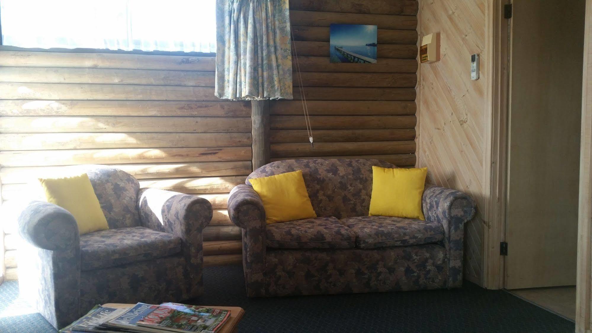 Lazy Acre Log Cabins Лейкс-Ентранс Екстер'єр фото