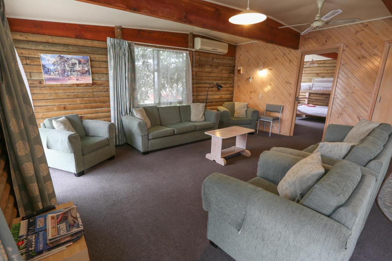 Lazy Acre Log Cabins Лейкс-Ентранс Екстер'єр фото