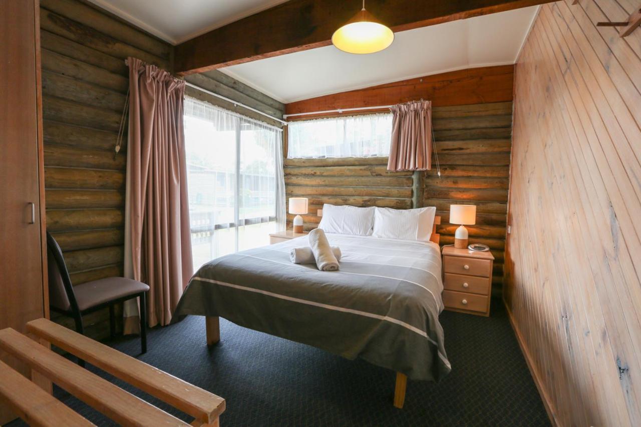 Lazy Acre Log Cabins Лейкс-Ентранс Екстер'єр фото